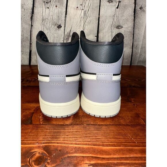 Air Jordan 1 Mid Cement Grey/ Anthracite/Sail Size 9.5 Women’s/ 8 Men’s Style BQ - Picture 4 of 8